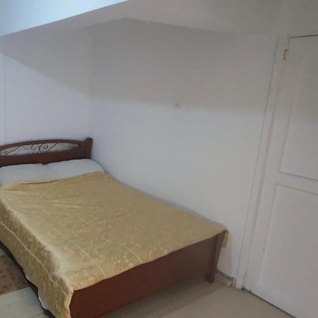 Private Bedroom Paphos Central المظهر الخارجي الصورة