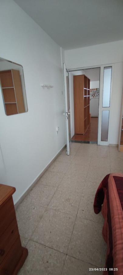 Private Bedroom Paphos Central المظهر الخارجي الصورة